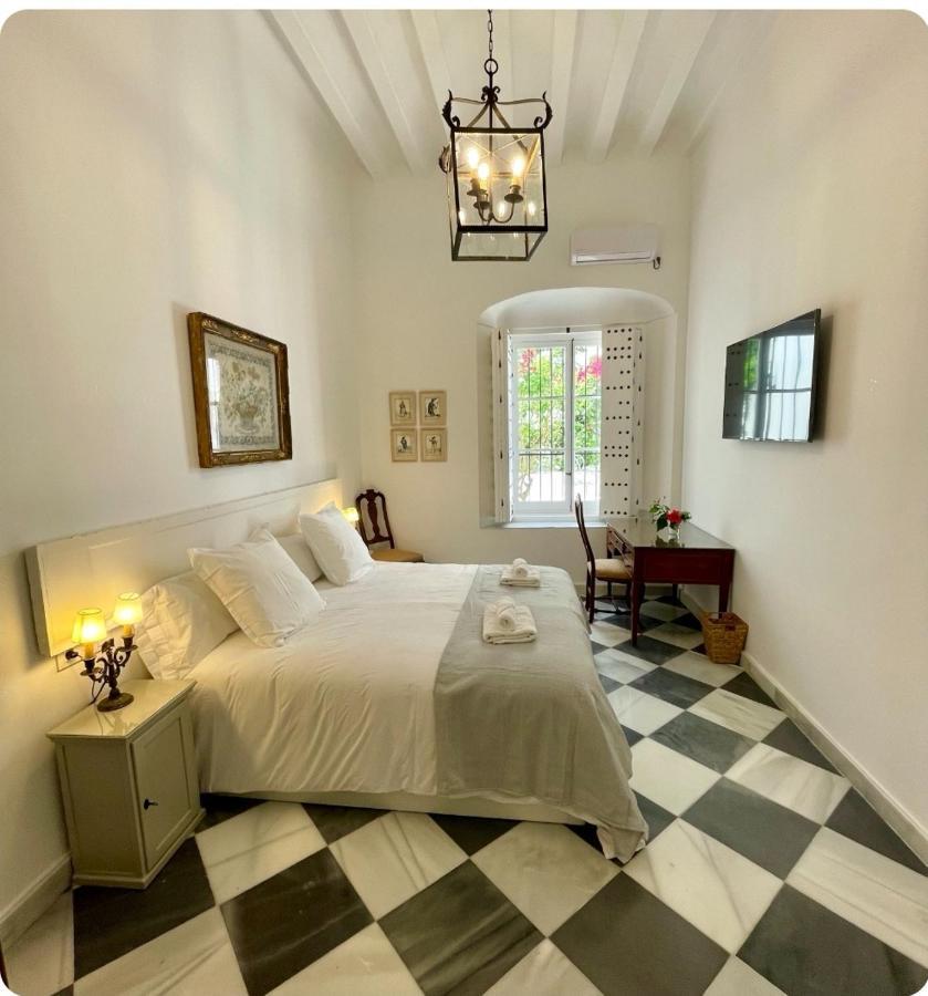 Gatu Premium Apartamento Palacio Oneto Con Jardin Privado " Preferente Mayores De 25 Anos Y Familias " El Puerto de Santa María Exterior foto