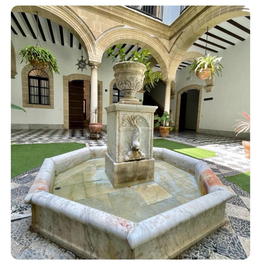 Gatu Premium Apartamento Palacio Oneto Con Jardin Privado " Preferente Mayores De 25 Anos Y Familias " El Puerto de Santa María Exterior foto