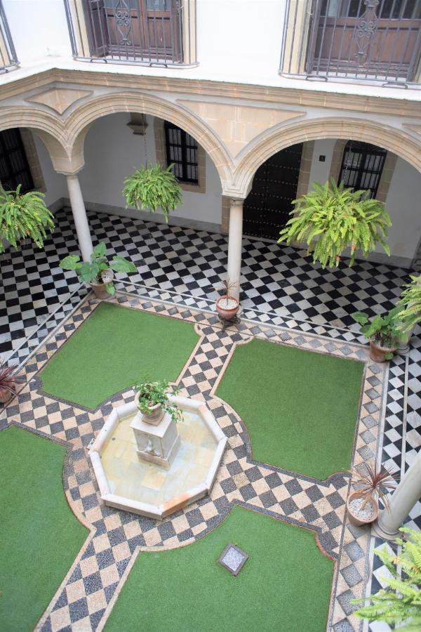 Gatu Premium Apartamento Palacio Oneto Con Jardin Privado " Preferente Mayores De 25 Anos Y Familias " El Puerto de Santa María Exterior foto