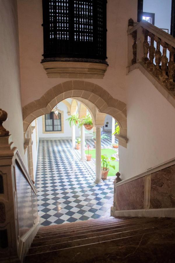 Gatu Premium Apartamento Palacio Oneto Con Jardin Privado " Preferente Mayores De 25 Anos Y Familias " El Puerto de Santa María Exterior foto