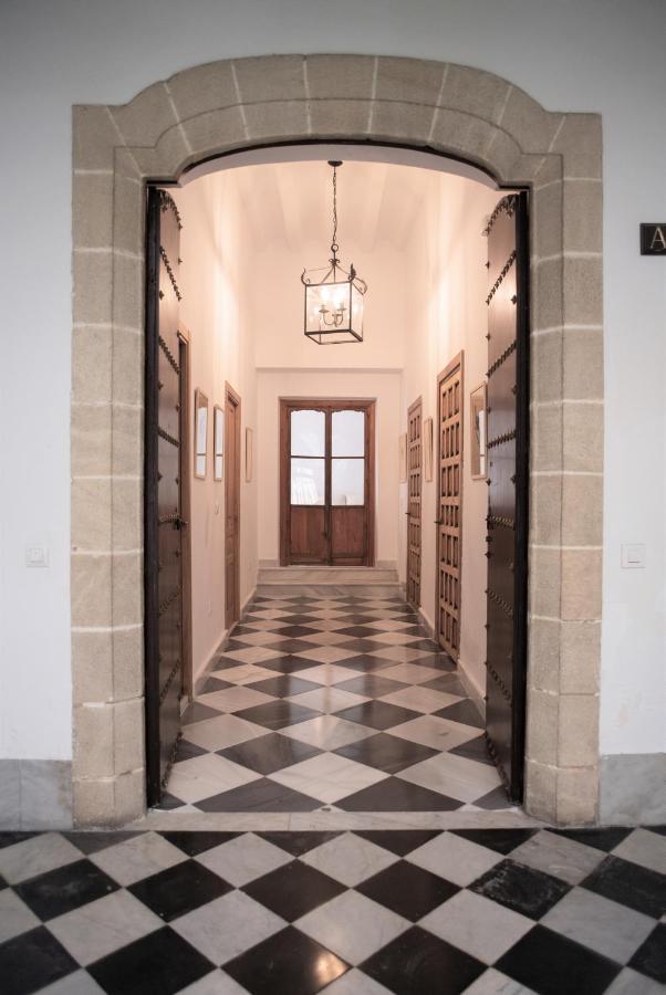 Gatu Premium Apartamento Palacio Oneto Con Jardin Privado " Preferente Mayores De 25 Anos Y Familias " El Puerto de Santa María Exterior foto
